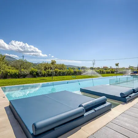 Willa Serenissima - Beachfront With Indoor & Outdoor Pools And Gym By Posarelli *