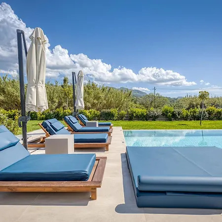 Serenissima - Beachfront With Indoor & Outdoor Pools And Gym By Posarelli