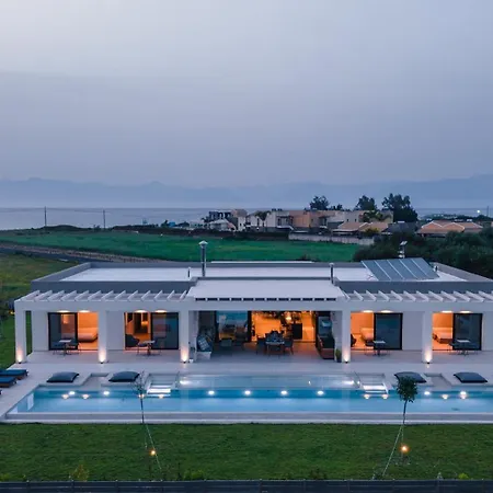 Villa Serenissima - Beachfront With Indoor & Outdoor Pools And Gym By Posarelli Akharavi