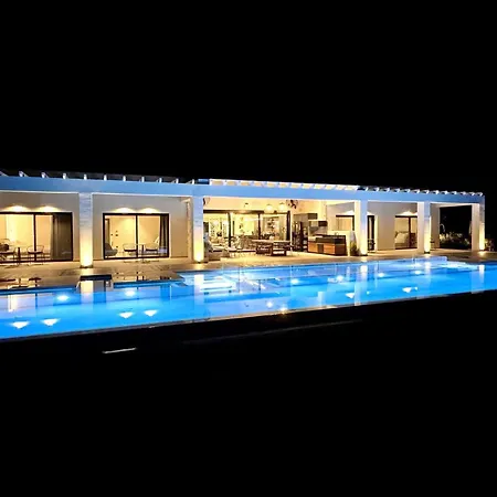 Serenissima - Beachfront With Indoor & Outdoor Pools And Gym By Posarelli *