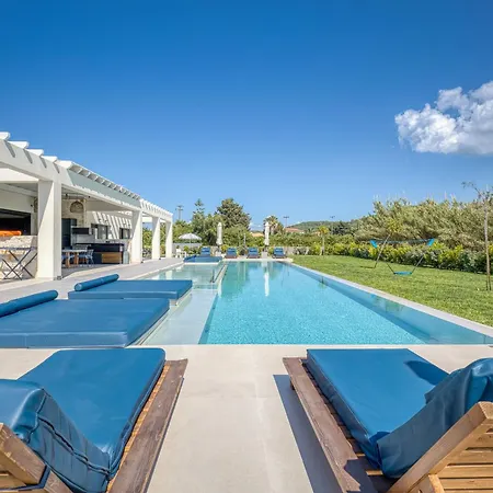 Villa Serenissima - Beachfront With Indoor & Outdoor Pools And Gym By Posarelli Akharavi