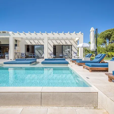 Serenissima - Beachfront With Indoor & Outdoor Pools And Gym By Posarelli * Akharavi