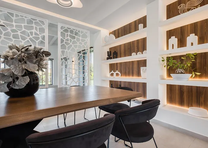 Villa Serenissima By Posarellivillas Akharavi