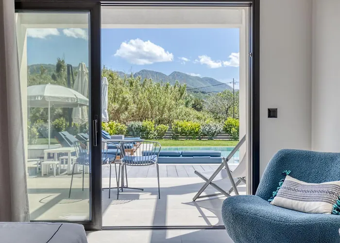 Serenissima By Posarellivillas Villa Akharavi